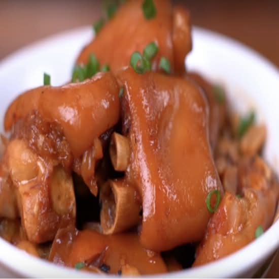 Braised Pork Hock W. Red Bean Curd Sauce / 淨南乳豬手